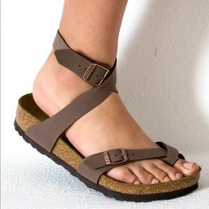 Birkenstock Yara Sandal in Mocha